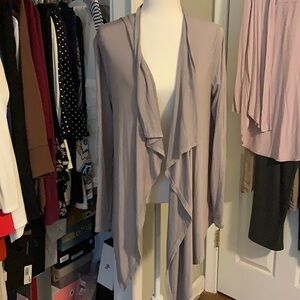 Gray long sleeve duster